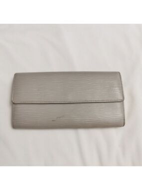Louis Vuitton Epi Leather Sarah Wallet Two-Tone